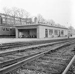 159360 Gezicht op het nieuwe gebouw van de lijnwerkplaats van de N.S. op het emplacement te Arnhem.